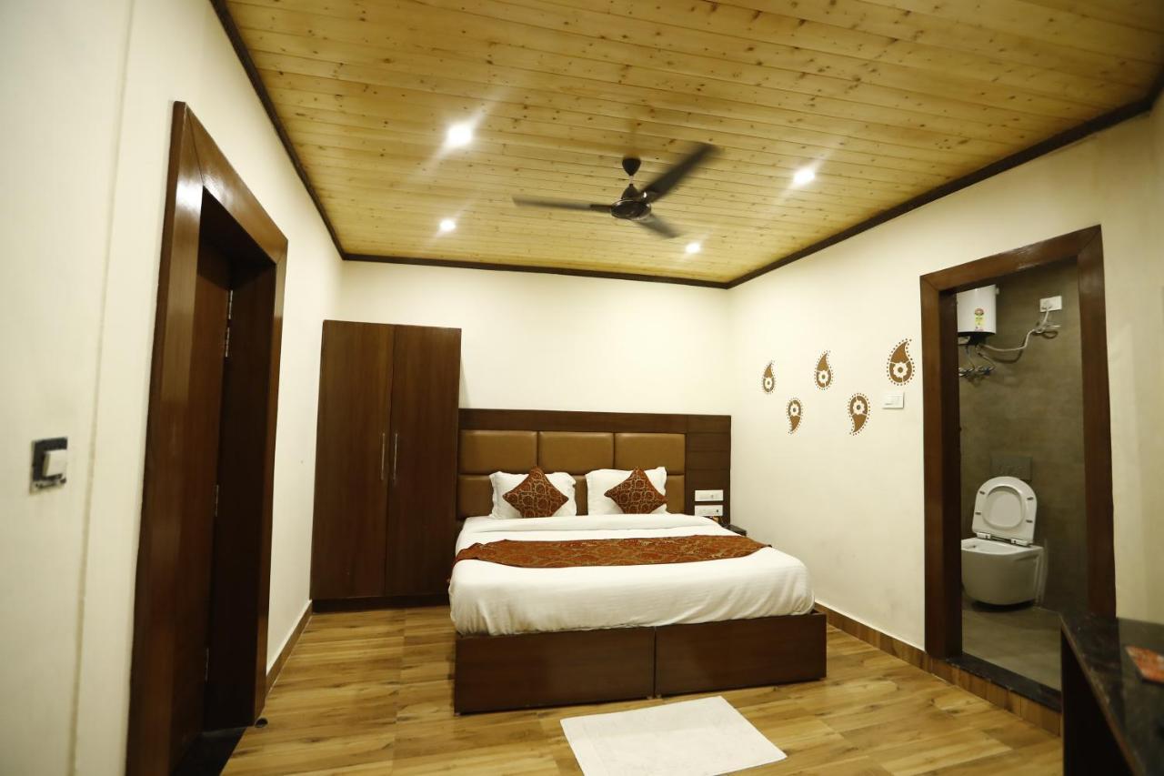 Hotel Kings Inn Масурі Екстер'єр фото