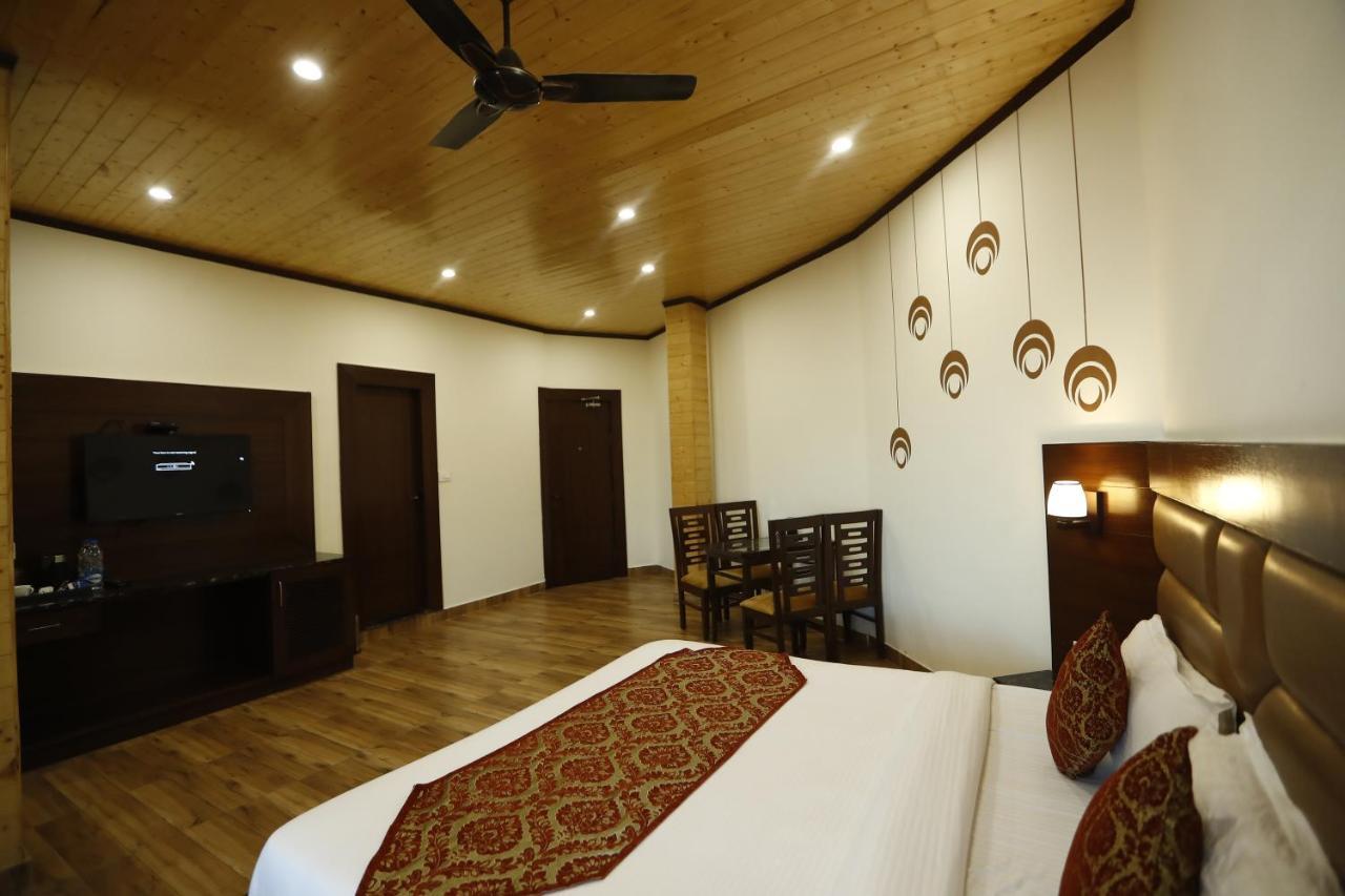 Hotel Kings Inn Масурі Екстер'єр фото