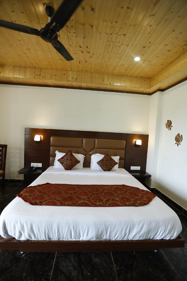 Hotel Kings Inn Масурі Екстер'єр фото