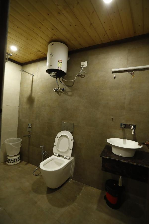 Hotel Kings Inn Масурі Екстер'єр фото